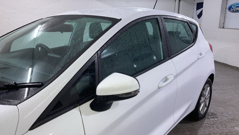 Ford Fiesta 1.0 EcoBoost Zetec 5dr Petrol Hatchback